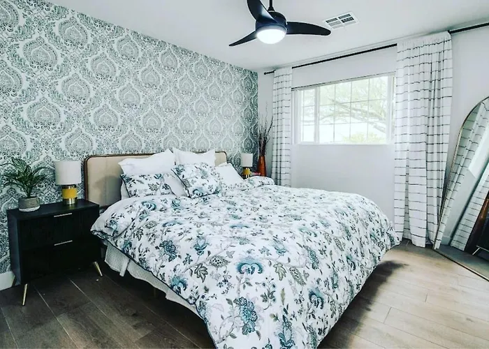 Holiday home Charming Zen With Heated Pool, Pool Table, Arcade And Mini Golf. *