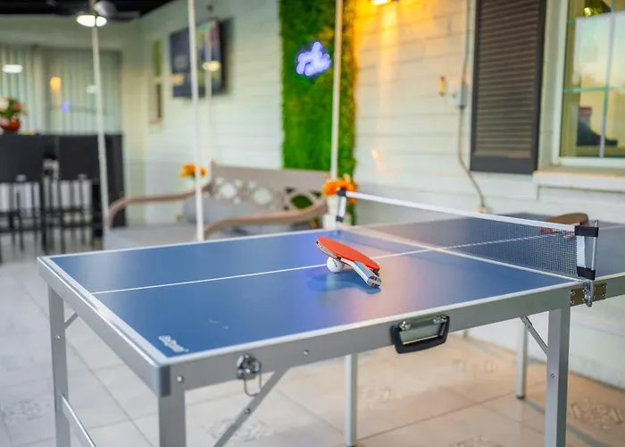 Holiday home Charming Zen With Heated Pool, Pool Table, Arcade And Mini Golf. Scottsdale