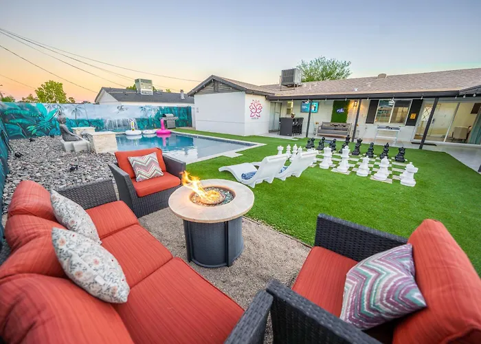 Holiday home Charming Zen With Heated Pool, Pool Table, Arcade And Mini Golf. *
