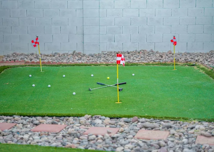Holiday home Charming Zen With Heated Pool, Pool Table, Arcade And Mini Golf.