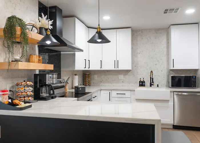 Charming Zen With Heated Pool, Pool Table, Arcade And Mini Golf. Scottsdale