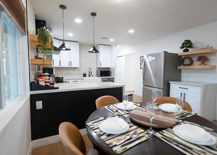 Charming Zen With Heated Pool, Pool Table, Arcade And Mini Golf. Holiday home Scottsdale