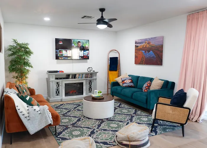 Charming Zen With Heated Pool, Pool Table, Arcade And Mini Golf. Scottsdale