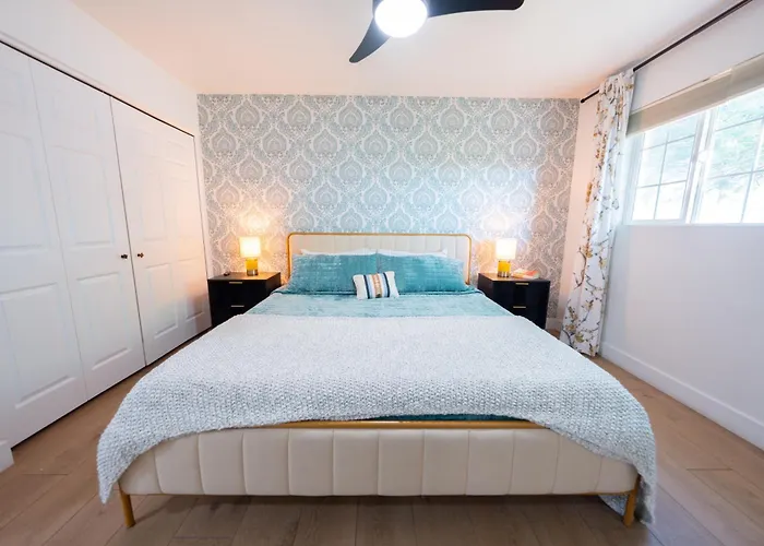 Charming Zen With Heated Pool, Pool Table, Arcade And Mini Golf.