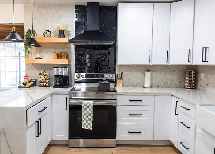Charming Zen With Heated Pool, Pool Table, Arcade And Mini Golf. Holiday home Scottsdale