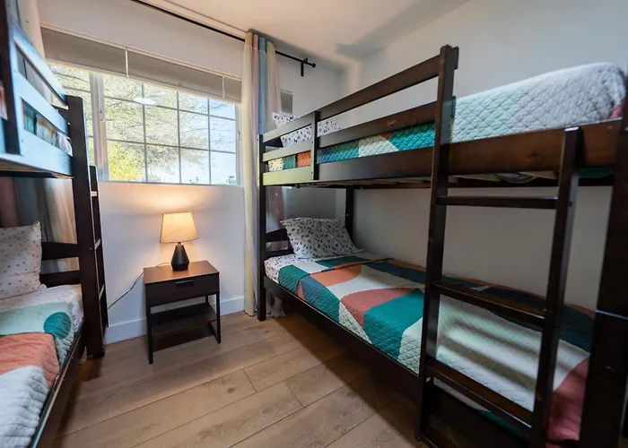 Charming Zen With Heated Pool, Pool Table, Arcade And Mini Golf.