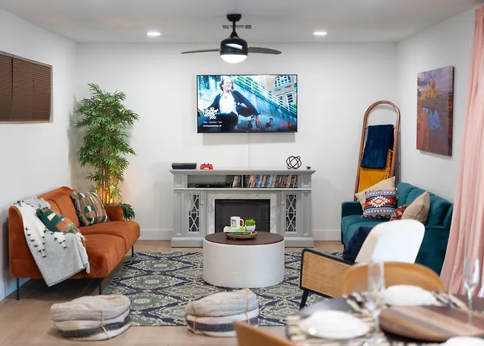 Charming Zen With Heated Pool, Pool Table, Arcade And Mini Golf. Scottsdale