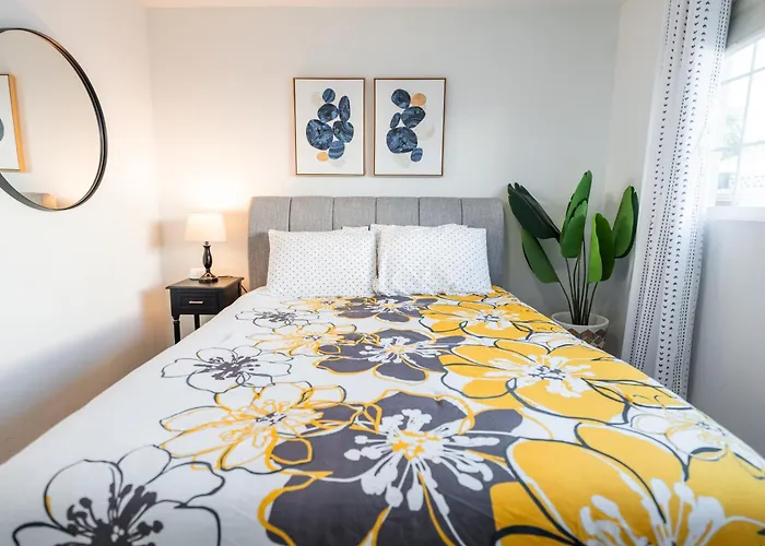 Holiday home Charming Zen With Heated Pool, Pool Table, Arcade And Mini Golf.