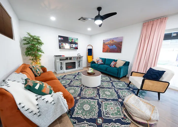 Charming Zen With Heated Pool, Pool Table, Arcade And Mini Golf.