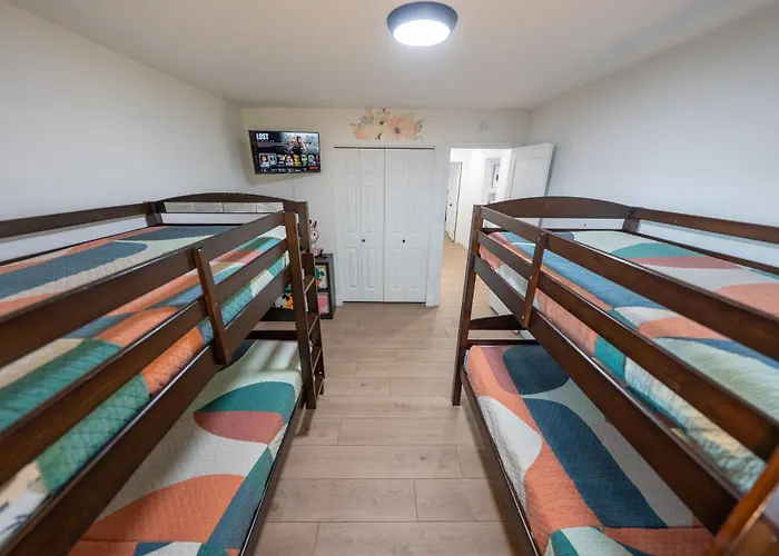 Holiday home Charming Zen With Heated Pool, Pool Table, Arcade And Mini Golf. *