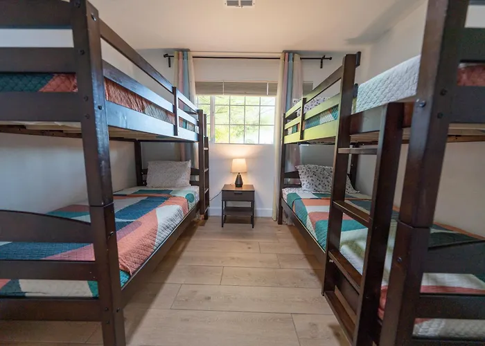 Charming Zen With Heated Pool, Pool Table, Arcade And Mini Golf. Holiday home