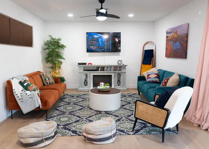 Charming Zen With Heated Pool, Pool Table, Arcade And Mini Golf. Scottsdale